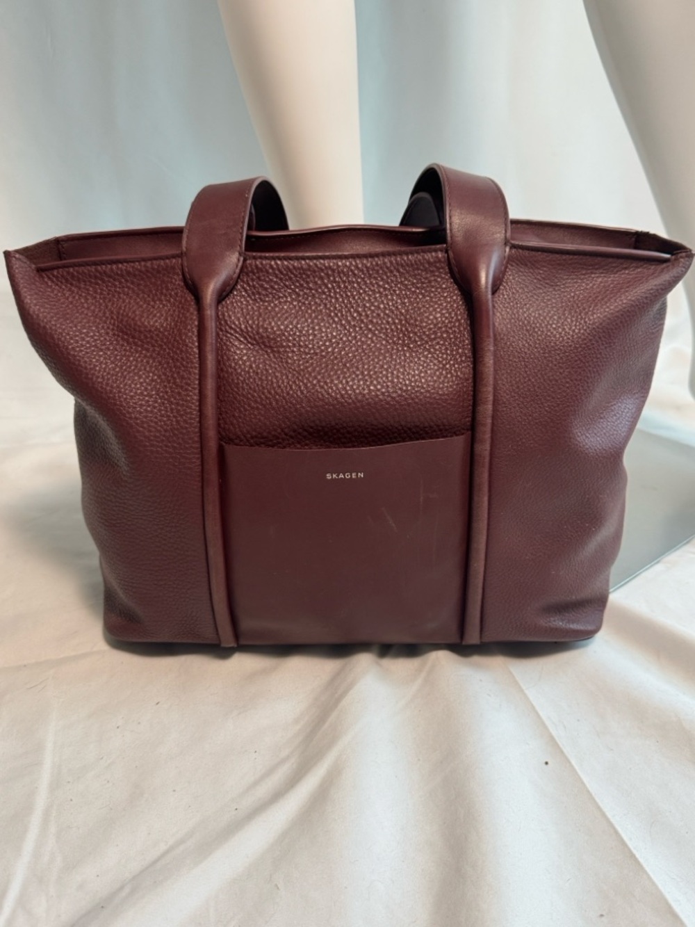 Skagen Burgundy Leather Bag with Gold Logo